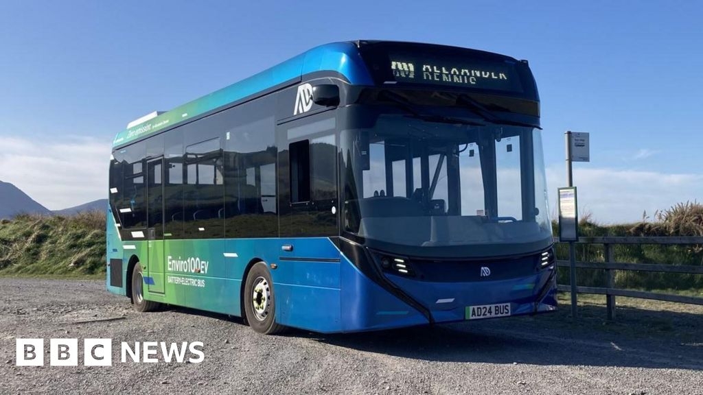Manx electric bus trial to help reduce carbon emissions
