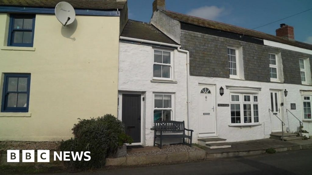 Flat iron-shaped home in Cornwall is pressing for a buyer