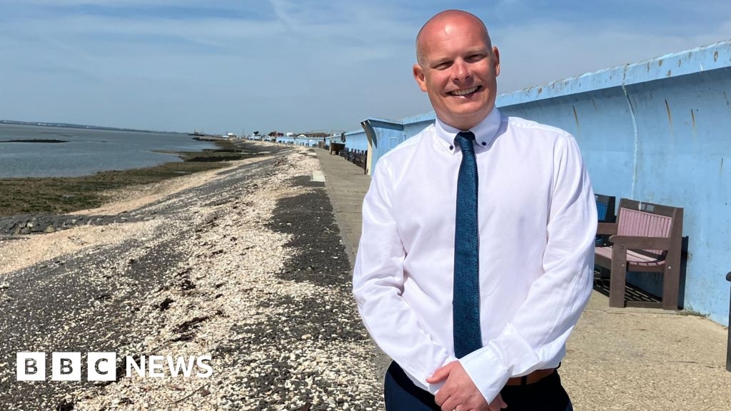 Work to improve Canvey Island flood defences is completed