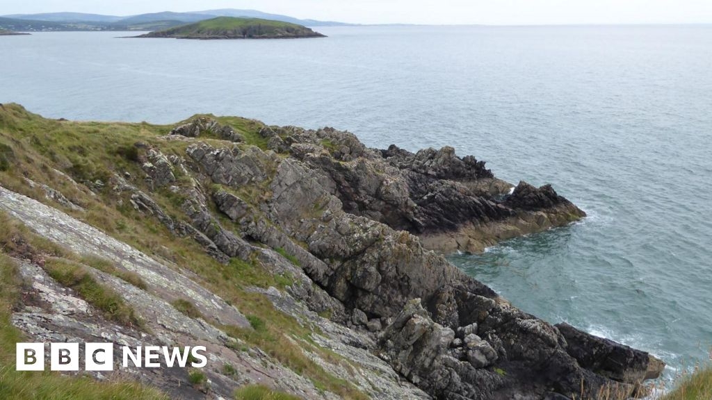 Would-be sheep rescuer ends up stranded on Balcary Point cliffs