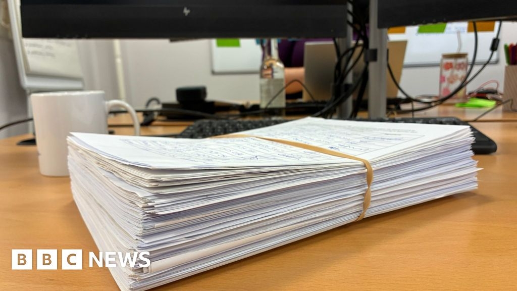 Bicester East West Rail level crossing petition to be presented