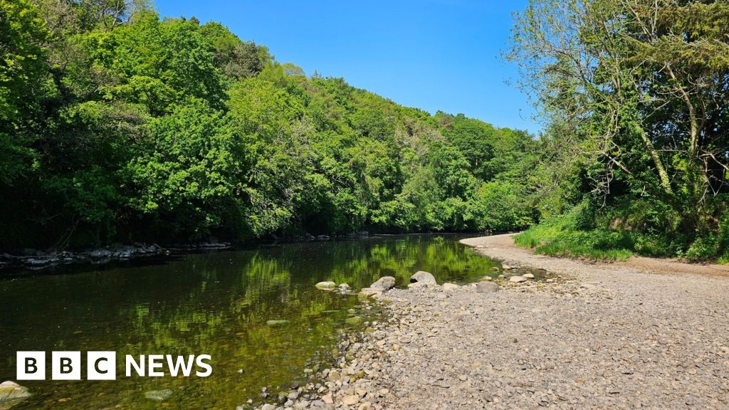 Dry spell leaves Scottish rivers on low level alert