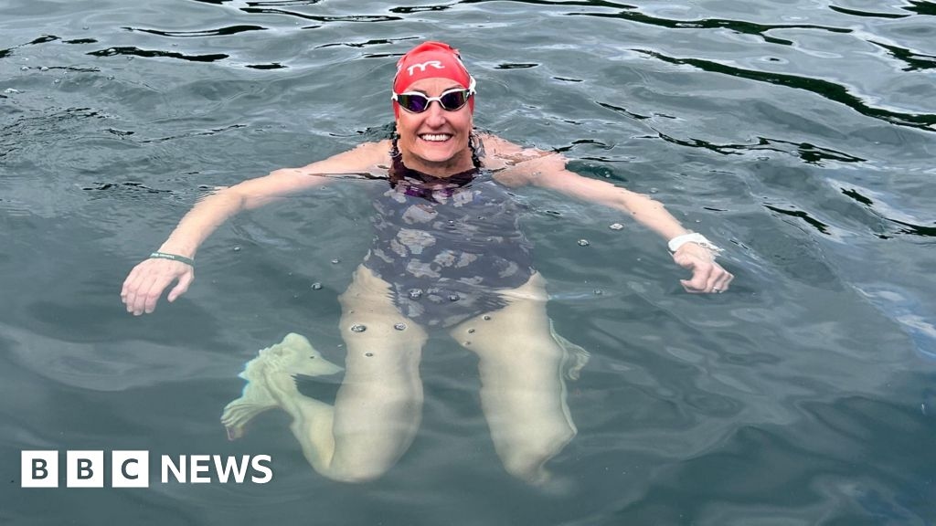 Art therapist aims for fastest Bristol Channel swim