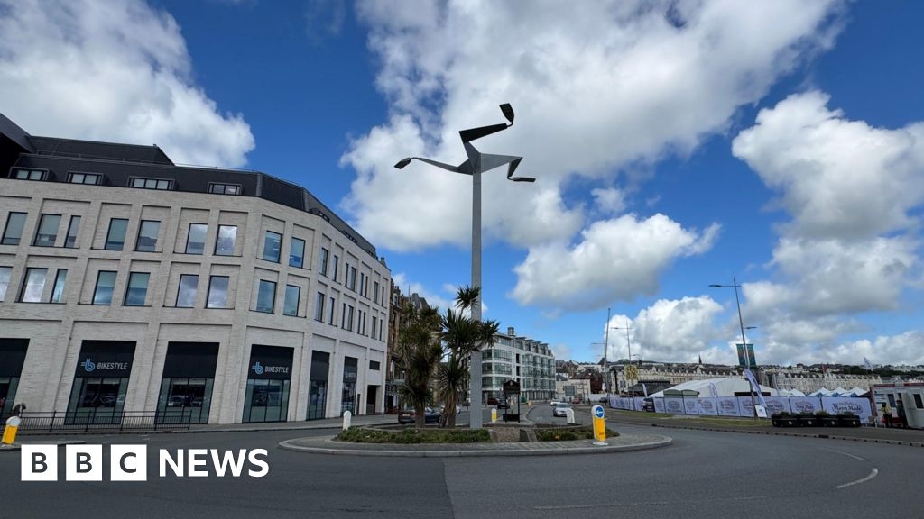 Council plans to repair damage to new Douglas lighting column