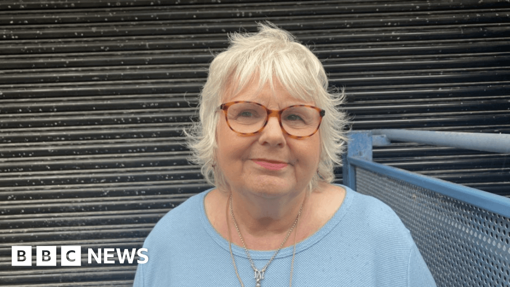 Campaigners attend meeting over libraries changes