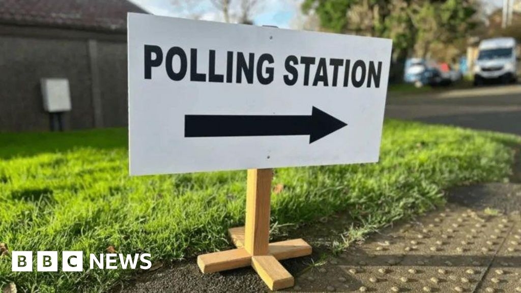 Isle of Man electorate offered a choice of where to vote
