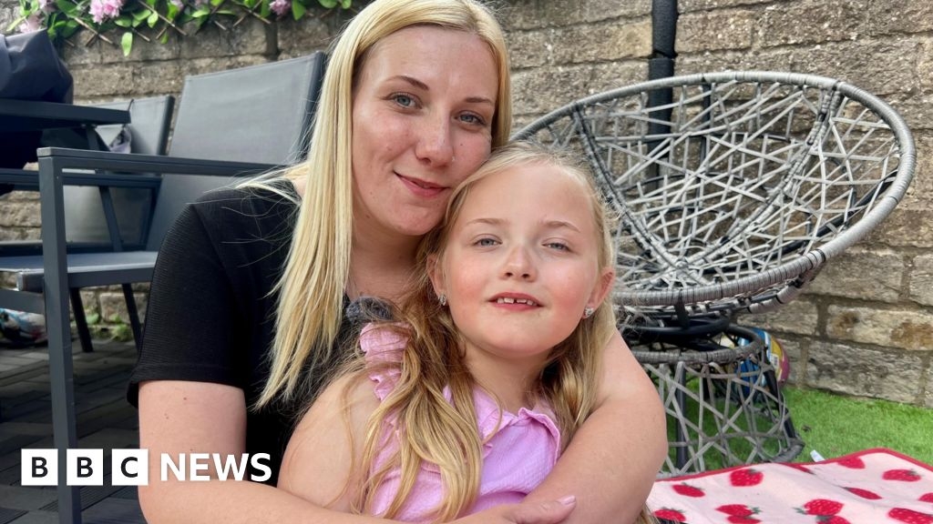 Oxfordshire specialist school delay 'heart-breaking' for girl, 7