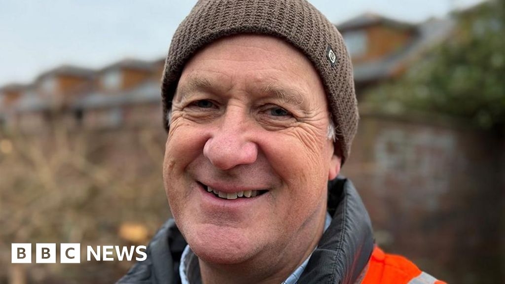 Volunteers clear Preston railway line blighted by fly-tipping