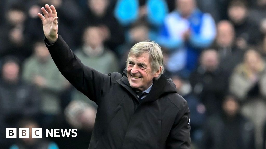 Sir Kenny Dalglish to appear at Liverpool Red Weekender festival