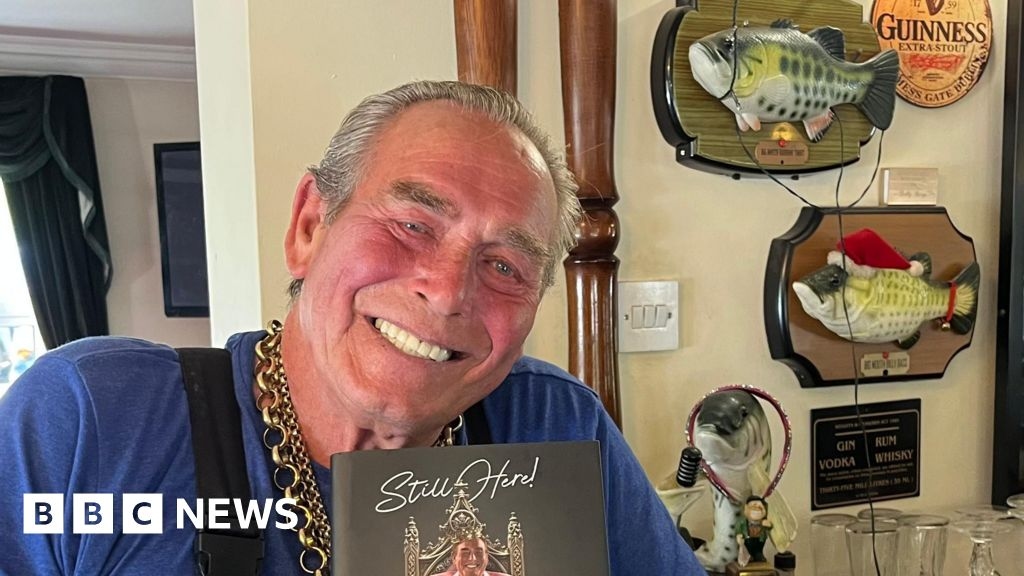 Bobby George admits 'overdoing it' with Essex mansion's bedrooms