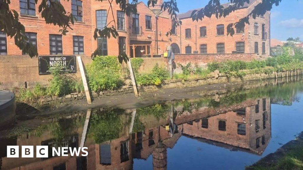 Locks closed on Leeds-Liverpool canal due to lack of rainfall