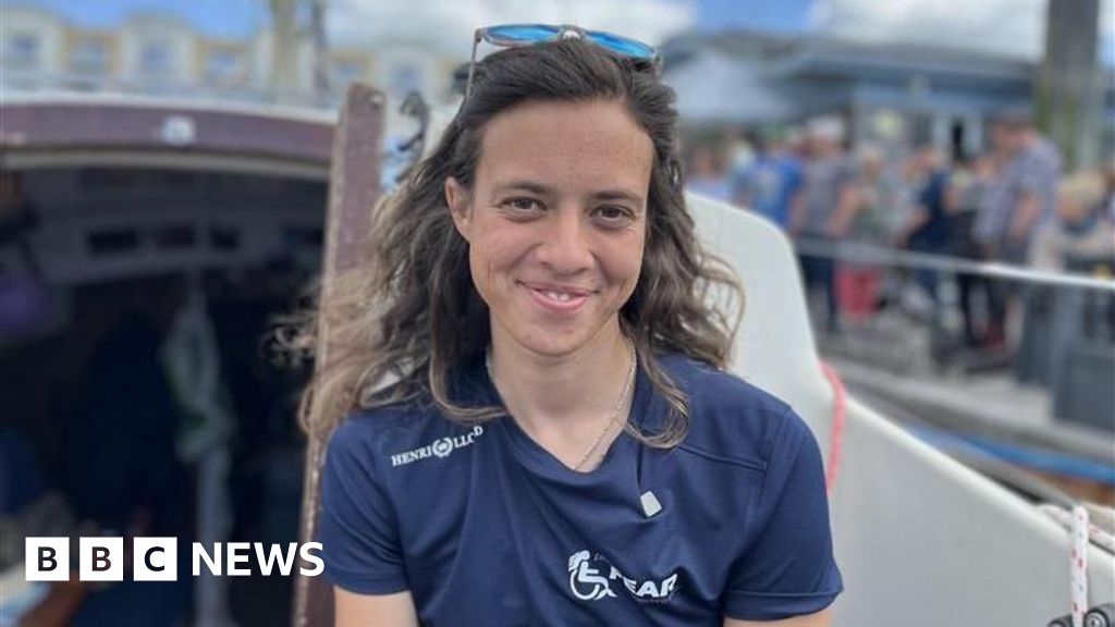 Terminally ill sailor from Seaford sets off solo around the UK