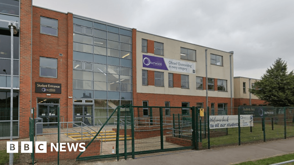 Outwood Grange: Strike action set in row over extended school day