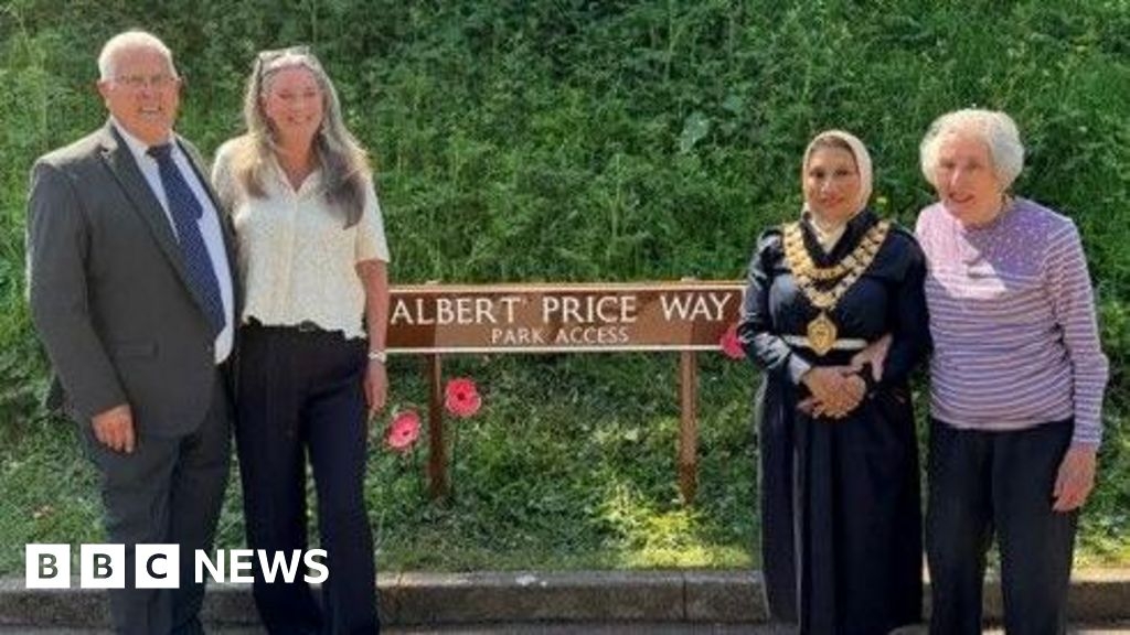 D-Day veteran Albert Price remembered with sign at Solihull park