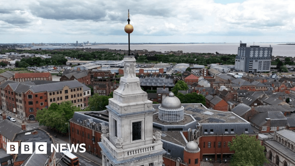 Specialist engineers to inspect Hull's faulty Time Ball
