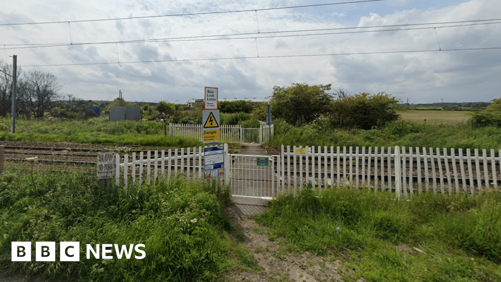 Watchdog flags level crossing risk after Sunderland Metro crash