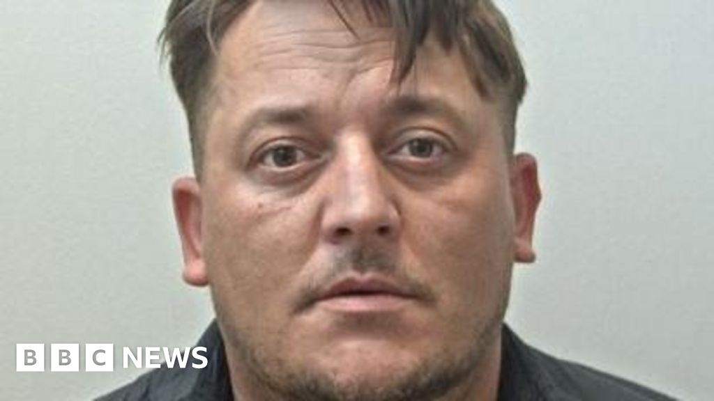 Police search for bogus roofer who conned homeowners