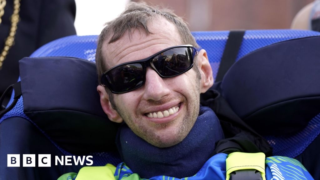 Rob Burrow would be 'so proud' of Leeds MND centre, says Lindsey