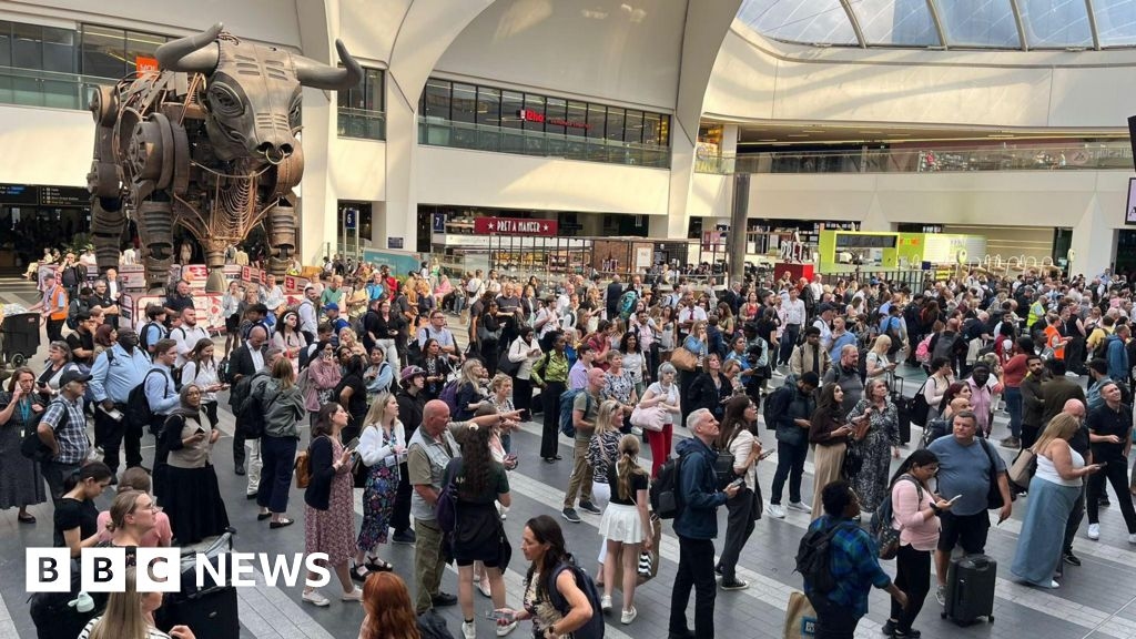Further disruption at Birmingham New Street after wires damaged