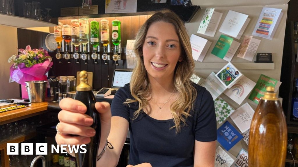 Teenager becomes landlady of her local pub in Folkingham
