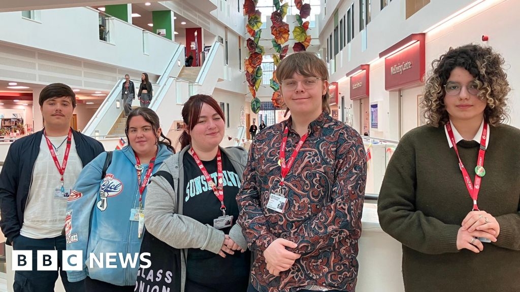 Barnsley teenagers say free bus scheme will make life 'so much easier'