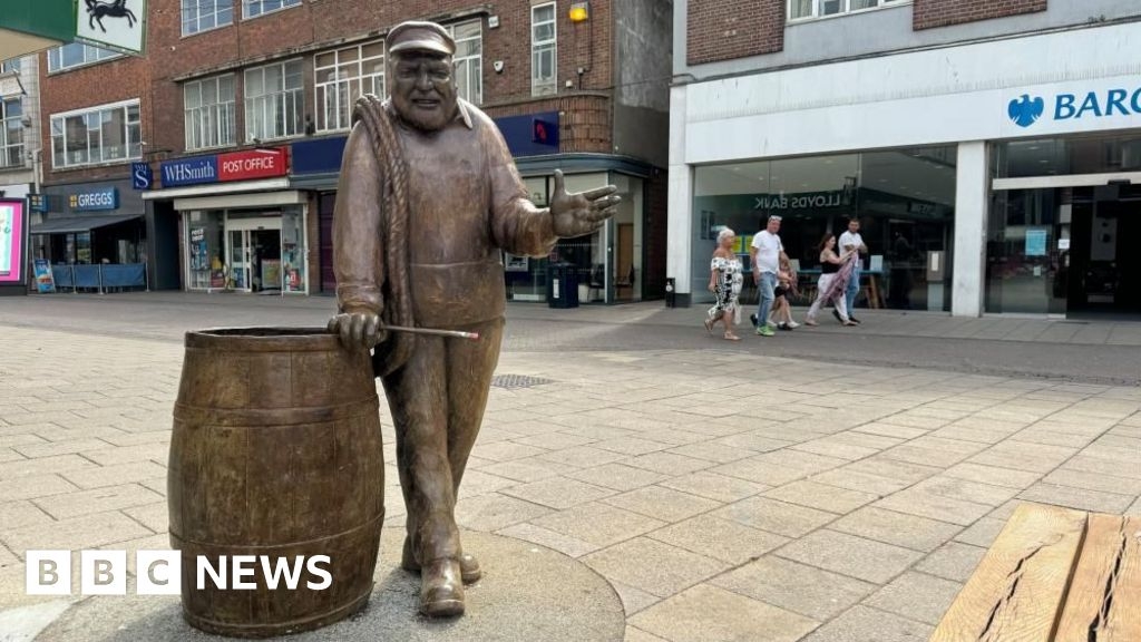 Great Yarmouth sculpture trail unveiled to help regenerate town