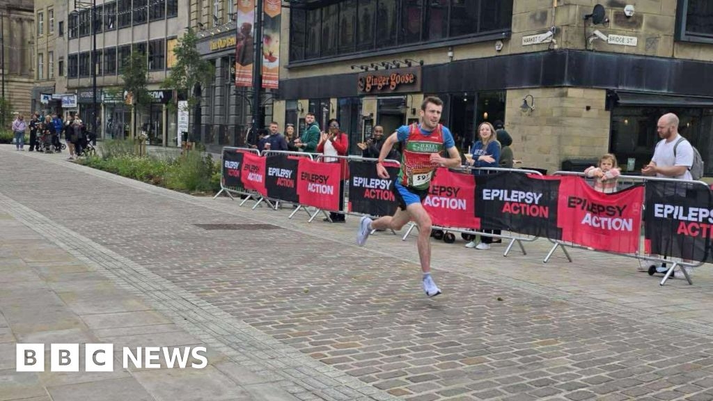 Bradford 10k record broken by runner recovering from bad knee
