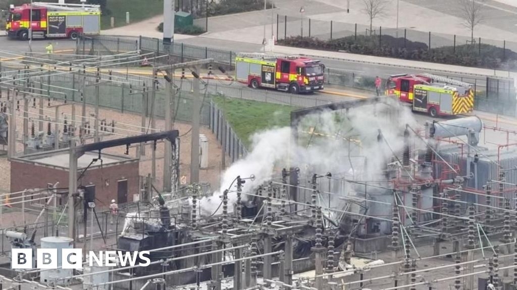Heathrow Airport: Interim report on power outage to be published