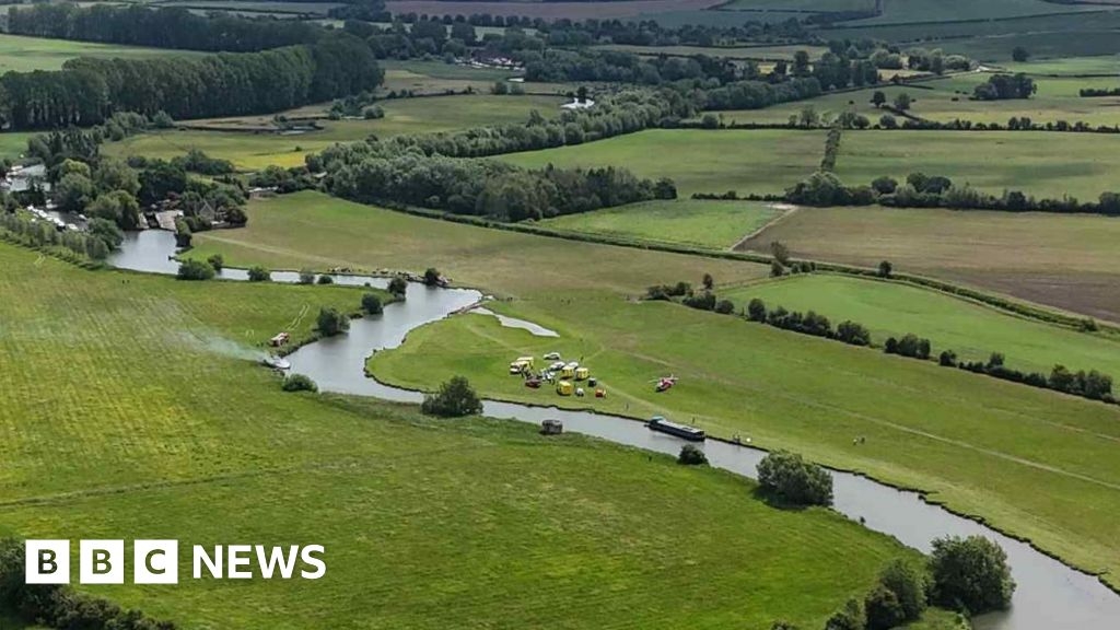Headlines: Houseboat fire and Frome trees vandalised