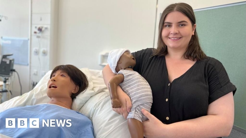 Bradford midwives tell of 'heartbreaking' struggle to find work