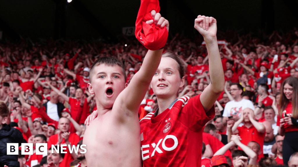 Aberdeen fans ready to celebrate with Scottish Cup parade