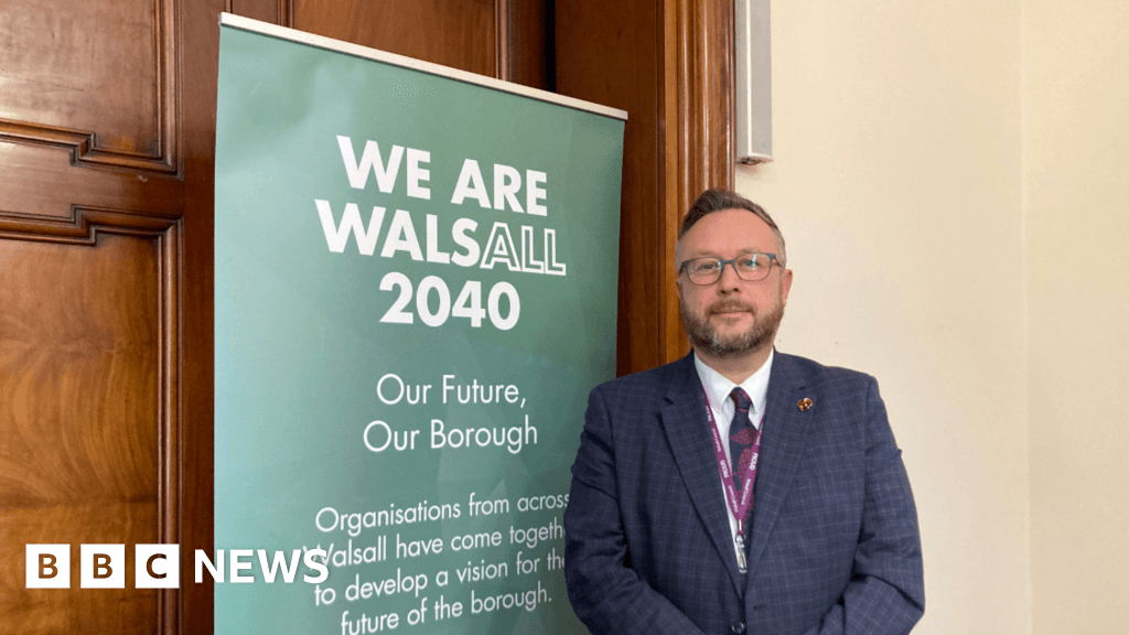 Walsall council leader resigns after 'political attrition'