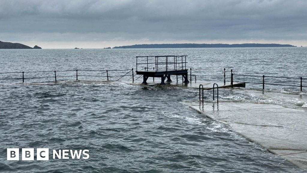 Guernsey bathing pools diving board removal paused