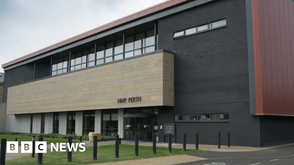 Prisons 'winning battle' against drugs-to-order drones