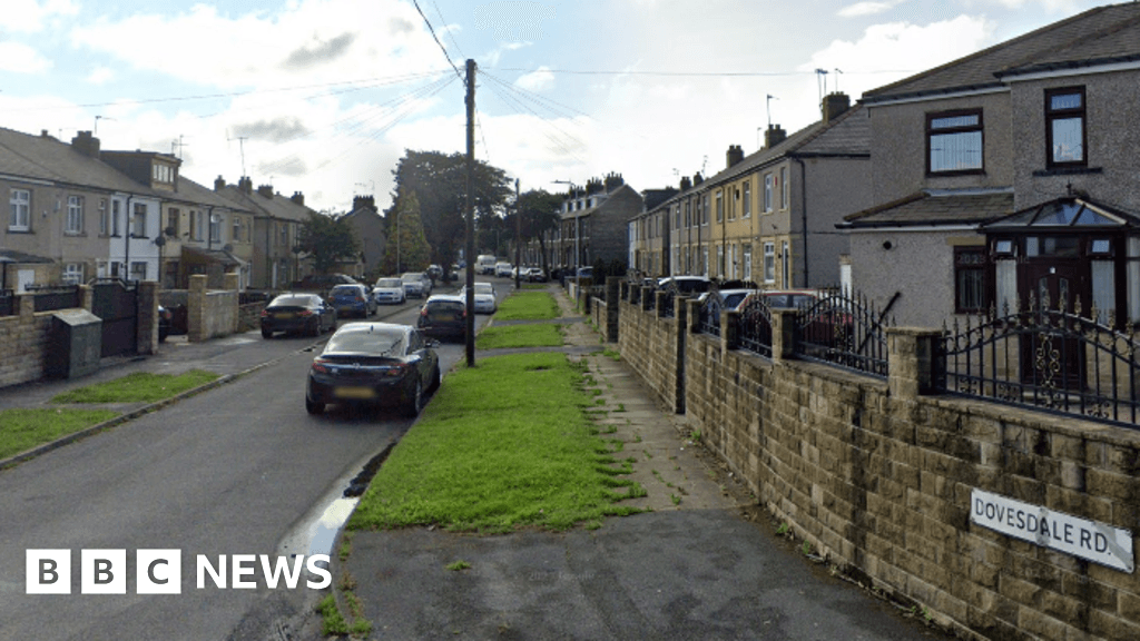 Bradford shooting leaves teenager seriously injured