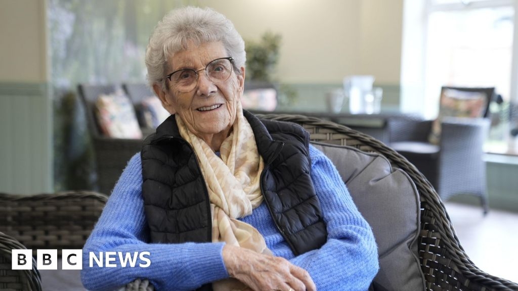 Former Wren remembers VE Day celebrations