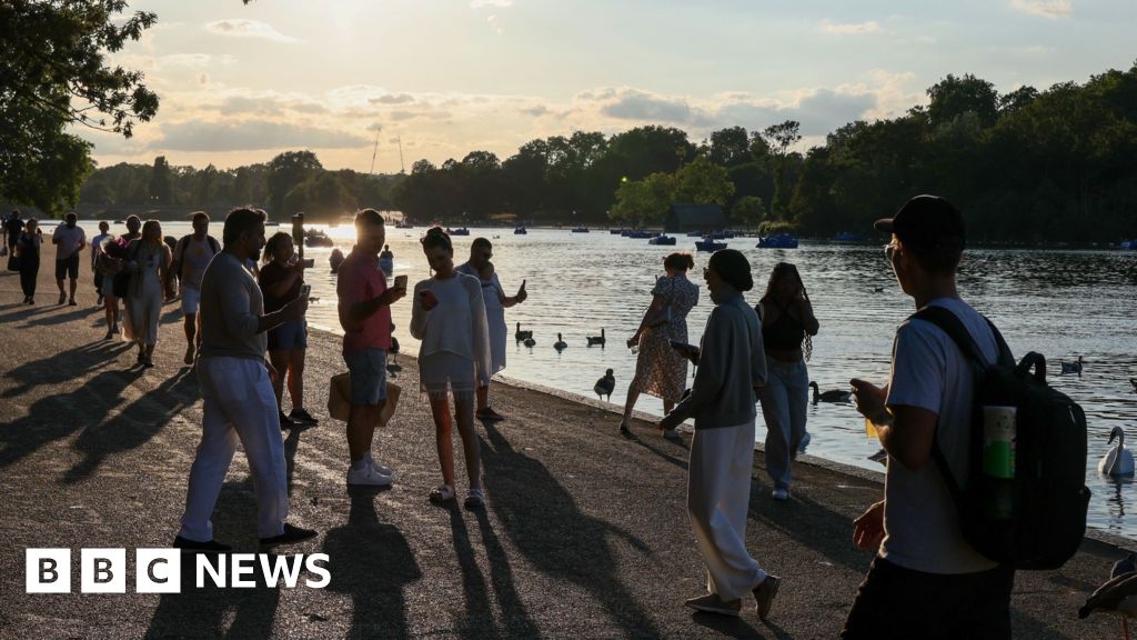 Heat wave temperatures to hit 30C today as heatwave continues
