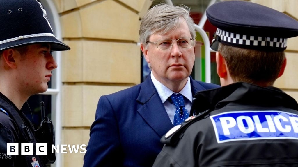 Essex Police to review PCSO redundancy plan amid £100m funding