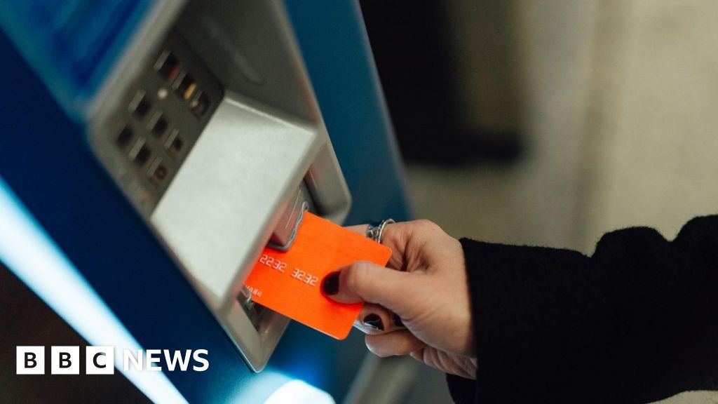 Fraudsters target elderly victims in Coalville car park scam