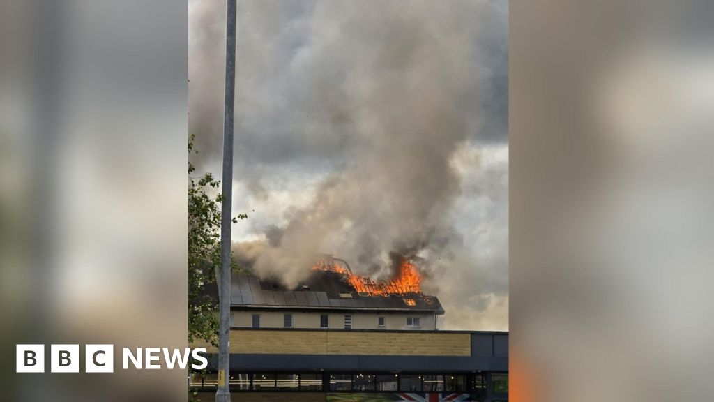 People told to stay inside after fire in Burnley building