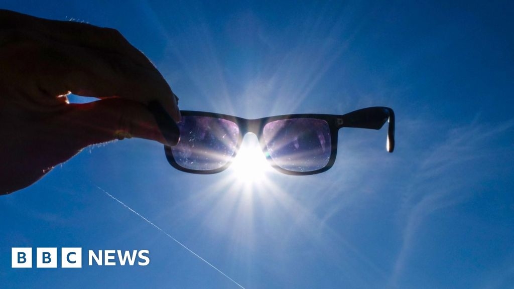 Sunny weather: Do more expensive sunglasses give more protection?