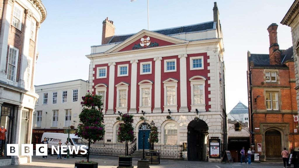 Hidden wallpaper layers unlock York Mansion House's history