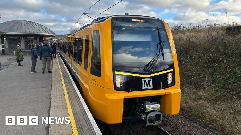 Tyne and Wear Metro door fault 'cannot happen again', Nexus says