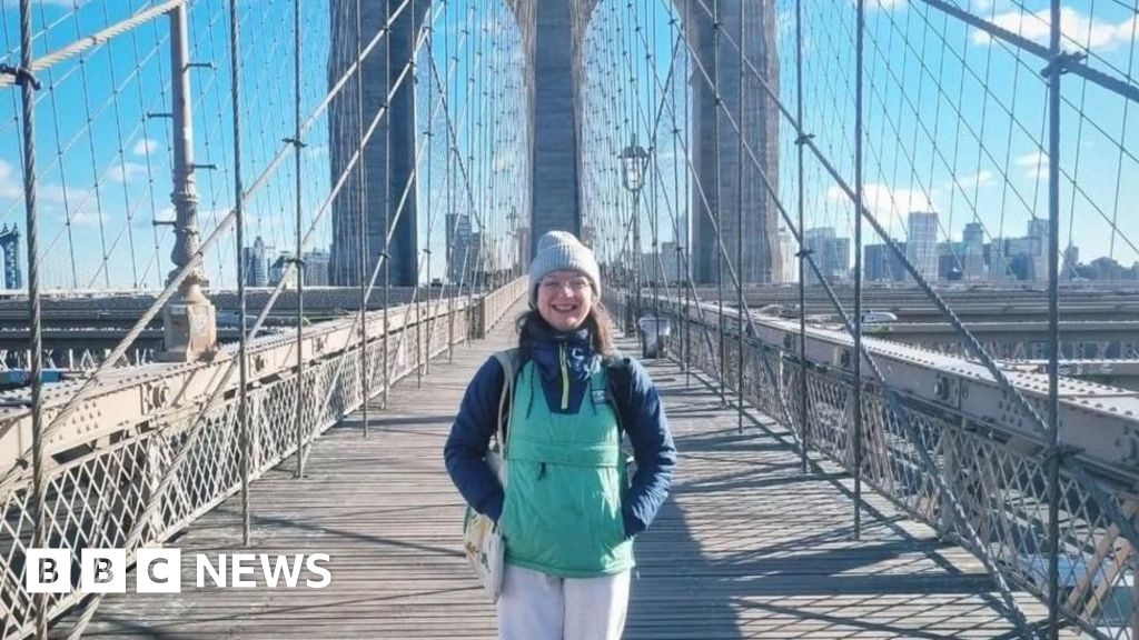 Detained Welsh tourist tells experience in US border
