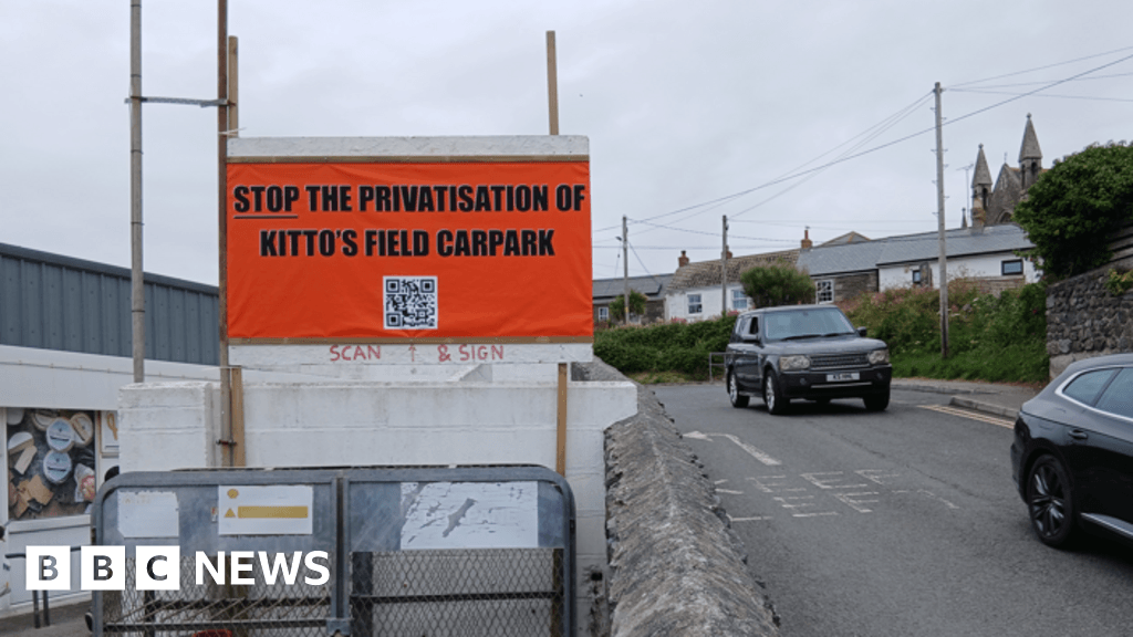 Thousands ask council to drop Porthleven car park sale plans
