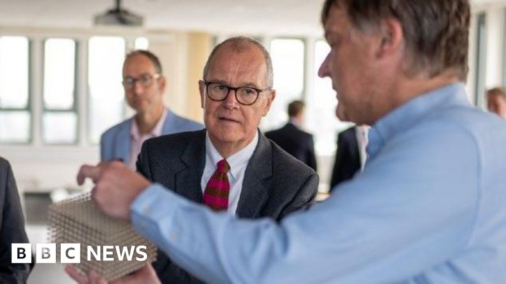 Exeter university gets £19.6m for metamaterials research