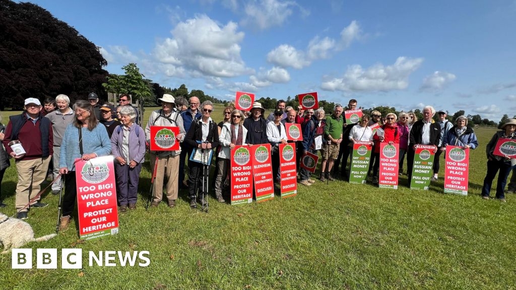 Botley West campaigners join national walk against solar farms