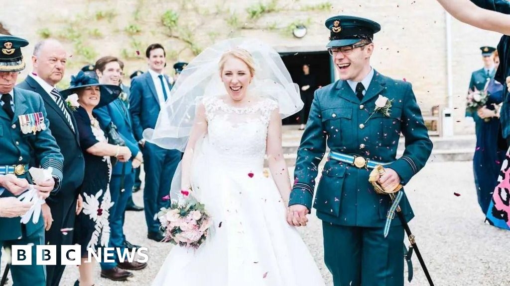 Widow to run marathon in wedding dress on anniversary