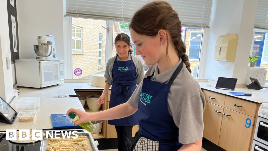 Jamie Oliver features with Cambridgeshire school on Netflix show
