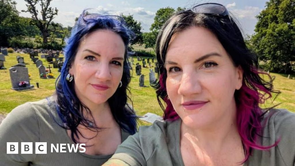 Southampton twin sisters clean grave of first Titanic captain